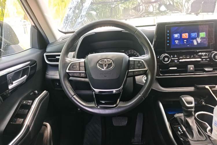 Used Toyota Highlander 2022 380T 4x4 Luxury Edition 7 Seats Steering Wheel