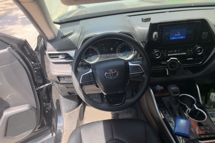 Used Toyota Highlander 2022 Dual-Engine 2.5L Two-Wheel Drive Elite Edition 5 Seats Steering Wheel
