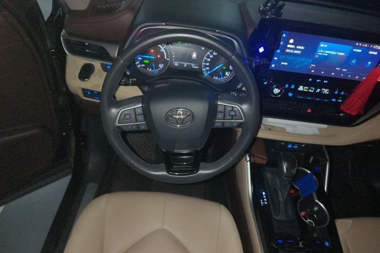 Used Toyota Highlander 2022 Dual-Engine 2.5L Four-Wheel Drive Prestige Version 7 Seats Steering Wheel