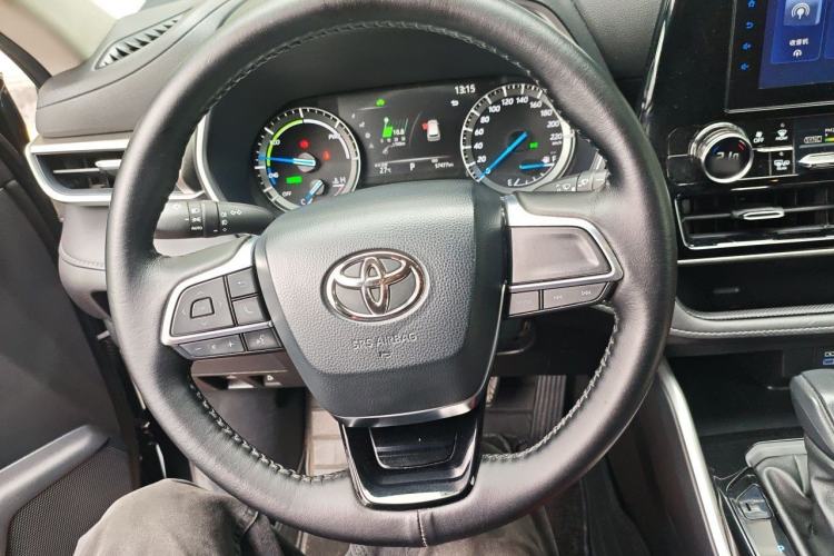 Used Toyota Highlander 2022 Dual-Engine 2.5L 4x4 Elite Edition 7-Seater Steering Wheel