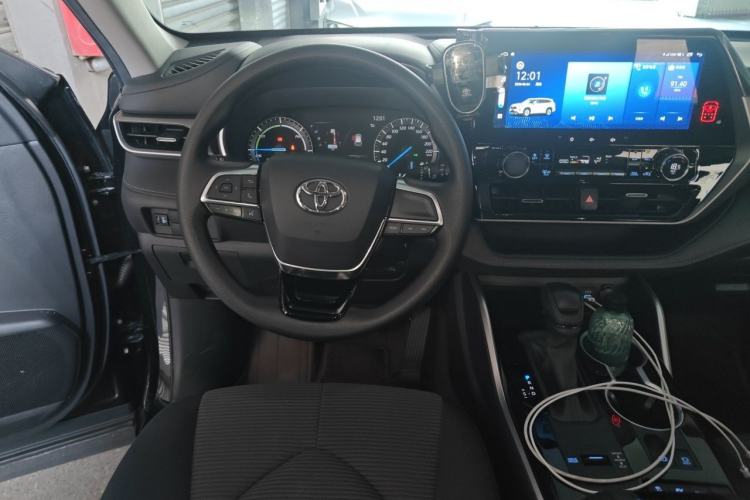 Used Toyota Highlander 2022 Dual-Engine 2.5L 4x4 Elite Edition 7-Seater Steering Wheel
