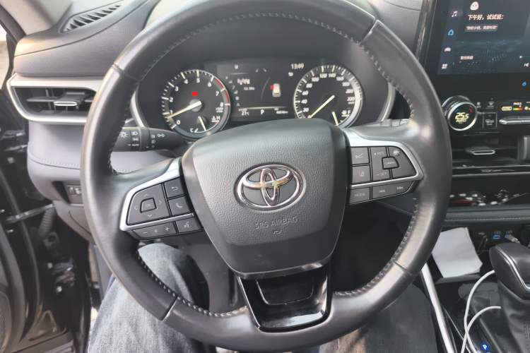Used Toyota Highlander 2022 380T Four-Wheel Drive Prestige Edition 7-Seater Steering Wheel