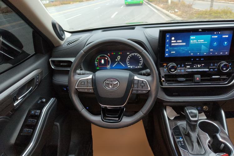 Used Toyota Highlander 2022 Dual-Engine 2.5L Four-Wheel Drive Supreme Edition 7-Seater Steering Wheel