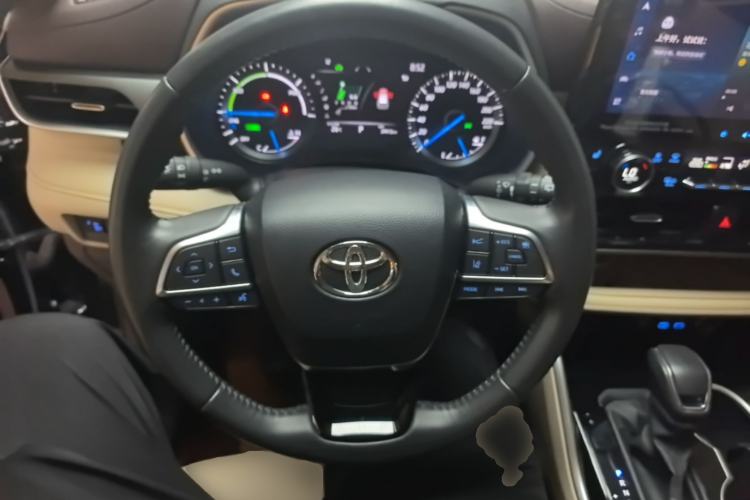 Used Toyota Highlander 2022 Dual-Engine 2.5L Four-Wheel Drive Prestige Version 7 Seats Steering Wheel