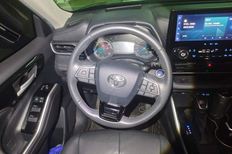 Used Toyota Highlander 2022 Dual-Engine 2.5L Four-Wheel Drive Prestige Version 7 Seats Steering Wheel