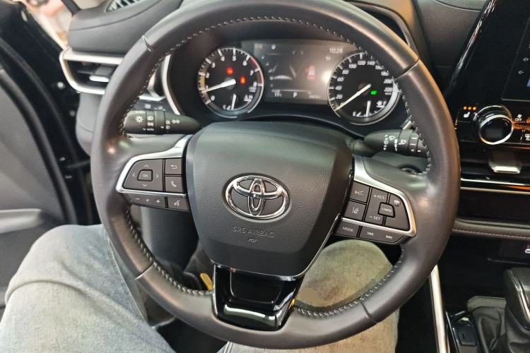 Used Toyota Highlander 2022 380T 4x4 Luxury Edition 7 Seats Steering Wheel