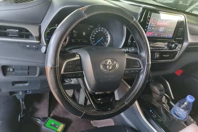Used Toyota Highlander 2022 Dual-Engine 2.5L 4x4 Elite Edition 7-Seater Steering Wheel