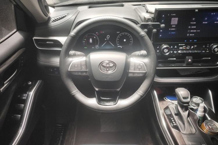 Used Toyota Highlander 2022 Dual-Engine 2.5L Four-Wheel Drive Supreme Edition 7-Seater Steering Wheel