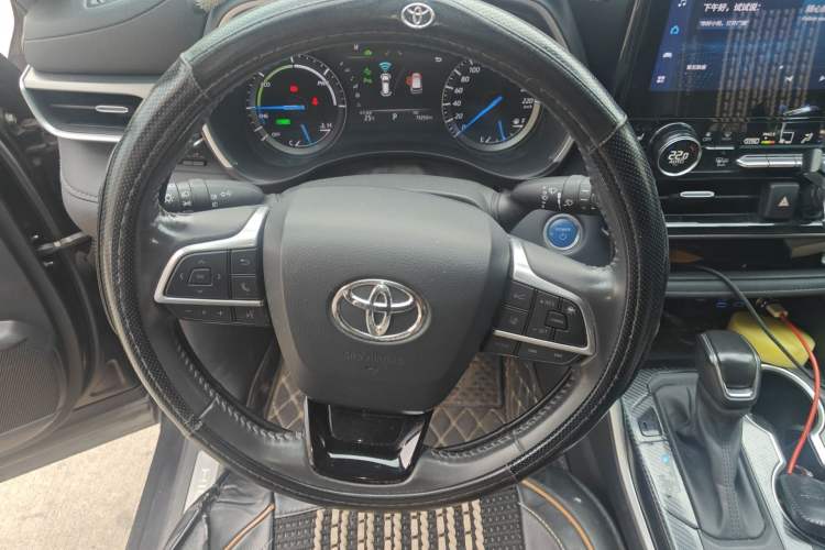 Used Toyota Highlander 2022 Dual-Engine 2.5L Four-Wheel Drive Prestige Version 7 Seats Steering Wheel