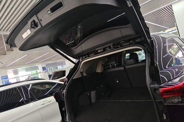 Used Toyota Highlander 2022 380T Four-Wheel Drive Prestige Edition 7-Seater Trunk