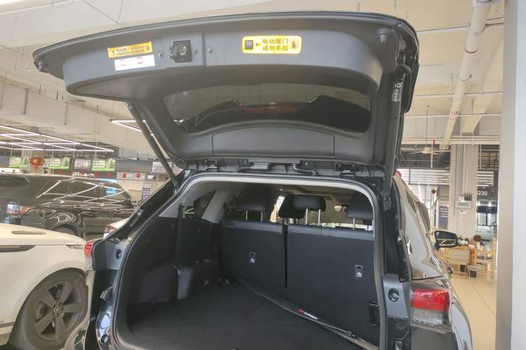 Used Toyota Highlander 2022 Dual-Engine 2.5L Four-Wheel Drive Prestige Version 7 Seats Trunk