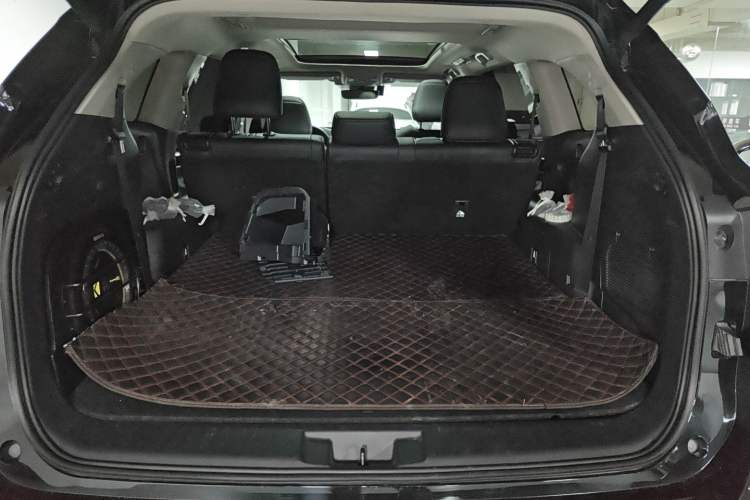 Used Toyota Highlander 2022 380T Four-Wheel Drive Prestige Edition 7-Seater Trunk