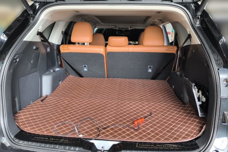 Used Toyota Highlander 2022 380T Four-Wheel Drive Ultimate 7-Seater Trunk