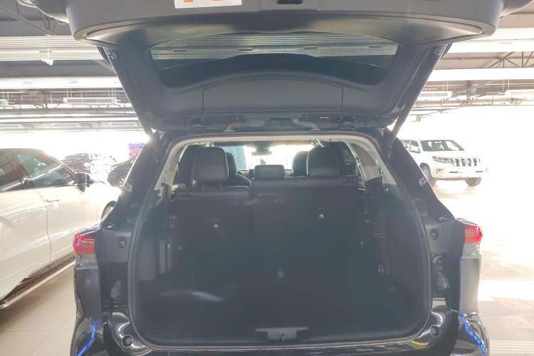 Used Toyota Highlander 2022 380T Four-Wheel Drive Prestige Edition 7-Seater Trunk