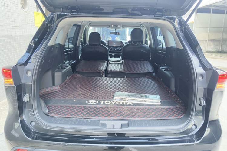 Used Toyota Highlander 2022 Dual-Engine 2.5L Two-Wheel Drive Elite Edition 5 Seats Trunk