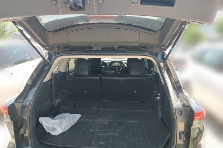 Used Toyota Highlander 2022 Dual-Engine 2.5L 4x4 Elite Edition 7-Seater Trunk