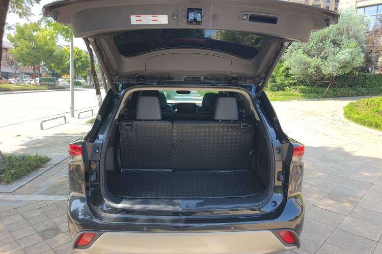 Used Toyota Highlander 2022 Dual-Engine 2.5L Two-Wheel Drive Prestige Edition 7-Seater Trunk
