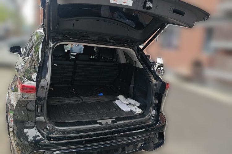 Used Toyota Highlander 2022 Dual-Engine 2.5L Four-Wheel Drive Supreme Edition 7-Seater Trunk