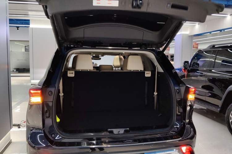 Used Toyota Highlander 2022 Dual-Engine 2.5L Two-Wheel Drive Prestige Edition 7-Seater Trunk