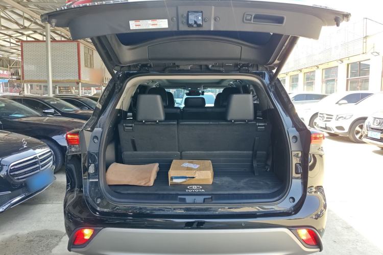 Used Toyota Highlander 2022 Dual-Engine 2.5L Four-Wheel Drive Prestige Version 7 Seats Trunk