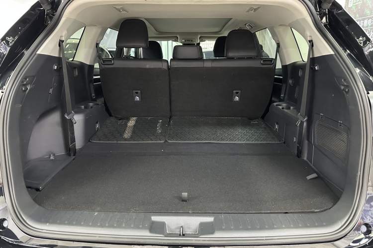 Used Toyota Highlander 2022 380T Four-Wheel Drive Prestige Edition 7-Seater Trunk