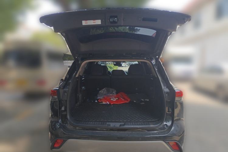 Used Toyota Highlander 2022 Dual-Engine 2.5L Four-Wheel Drive Supreme Edition 7-Seater Trunk