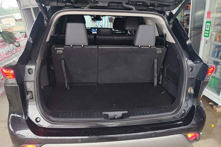 Used Toyota Highlander 2022 380T Four-Wheel Drive Prestige Edition 7-Seater Trunk