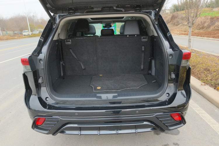 Used Toyota Highlander 2022 Dual-Engine 2.5L Four-Wheel Drive Supreme Edition 7-Seater Trunk