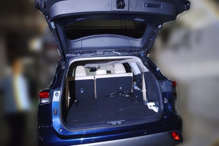 Used Toyota Highlander 2022 Dual-Engine 2.5L Four-Wheel Drive Supreme Edition 7-Seater Trunk