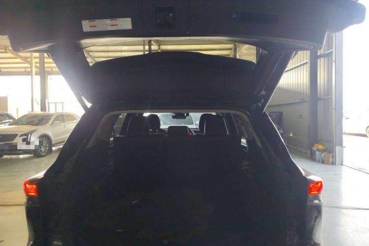 Used Toyota Highlander 2022 Dual-Engine 2.5L Four-Wheel Drive Prestige Version 7 Seats Trunk