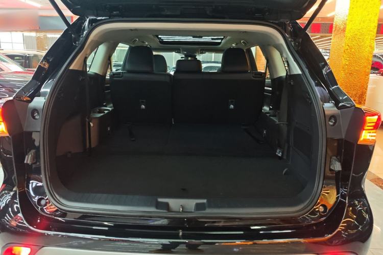 Used Toyota Highlander 2022 380T 4x4 Luxury Edition 7 Seats Trunk