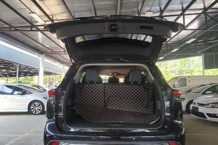 Used Toyota Highlander 2022 Dual-Engine 2.5L 4x4 Elite Edition 7-Seater Trunk