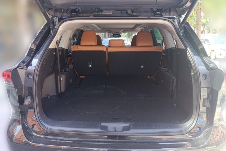 Used Toyota Highlander 2022 380T Four-Wheel Drive Prestige Edition 7-Seater Trunk
