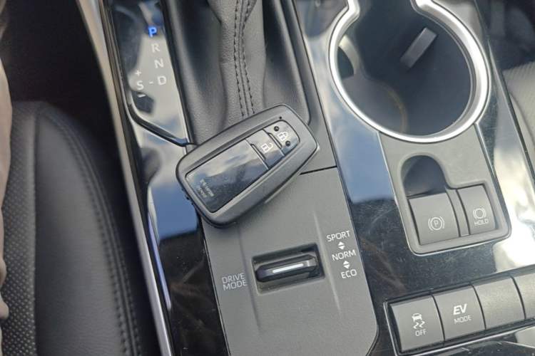 Used Toyota Highlander 2022 Dual-Engine 2.5L Two-Wheel Drive Elite Edition 5 Seats Vehicle Key