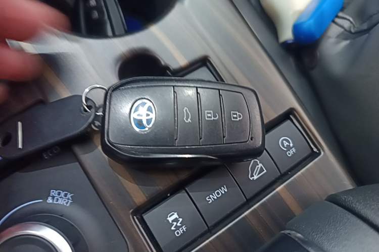 Used Toyota Highlander 2022 380T 4x4 Luxury Edition 7 Seats Vehicle Key