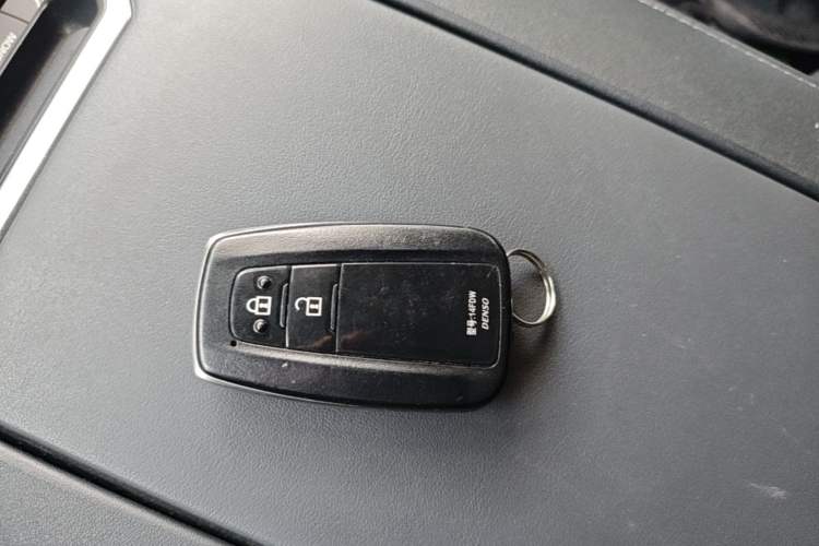 Used Toyota Highlander 2022 380T 4x4 Luxury Edition 7 Seats Vehicle Key