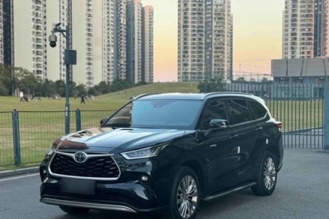 Toyota Highlander 2022 Dual-Engine 2.5L Four-Wheel Drive Prestige Version 7 Seats с пробегом