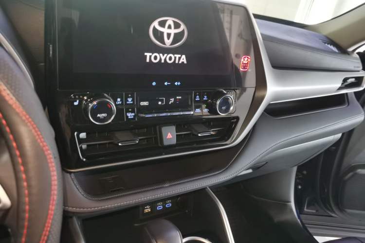 Used Toyota Highlander 2022 Dual-Engine 2.5L Four-Wheel Drive Prestige Version 7 Seats Audio And AC Panel
