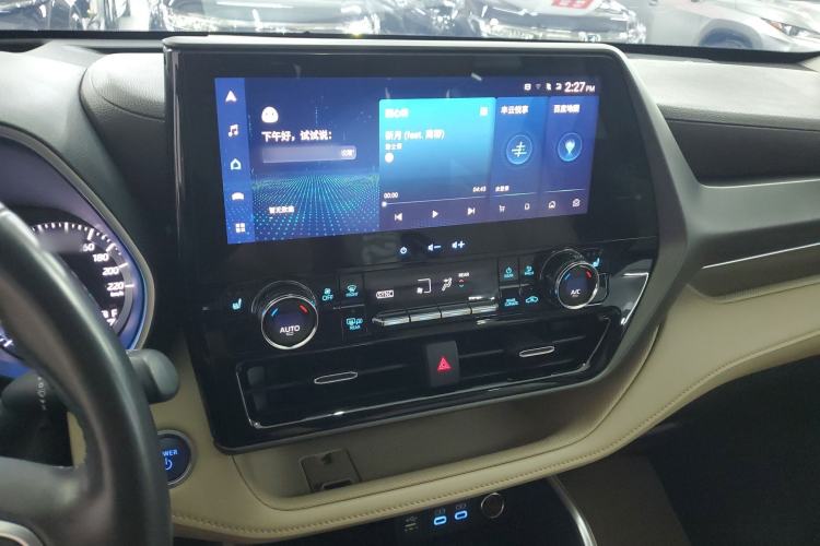 Used Toyota Highlander 2022 Dual-Engine 2.5L Four-Wheel Drive Prestige Version 7 Seats Audio And AC Panel