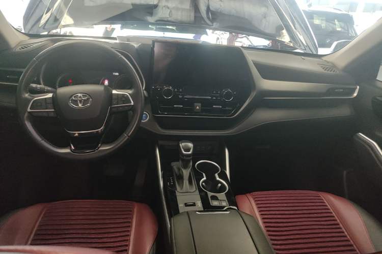 Used Toyota Highlander 2022 Dual-Engine 2.5L Four-Wheel Drive Prestige Version 7 Seats Center Console