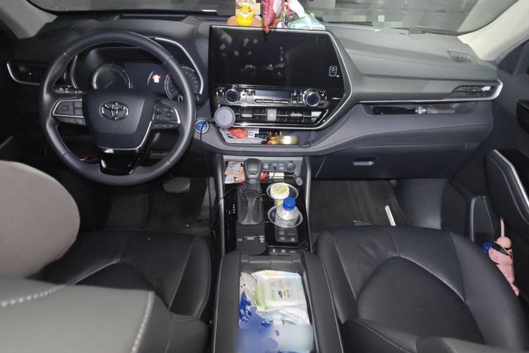 Used Toyota Highlander 2022 Dual-Engine 2.5L Four-Wheel Drive Prestige Version 7 Seats Center Console