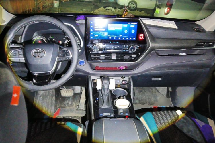 Used Toyota Highlander 2022 Dual-Engine 2.5L Two-Wheel Drive Prestige Edition 7-Seater Center Console