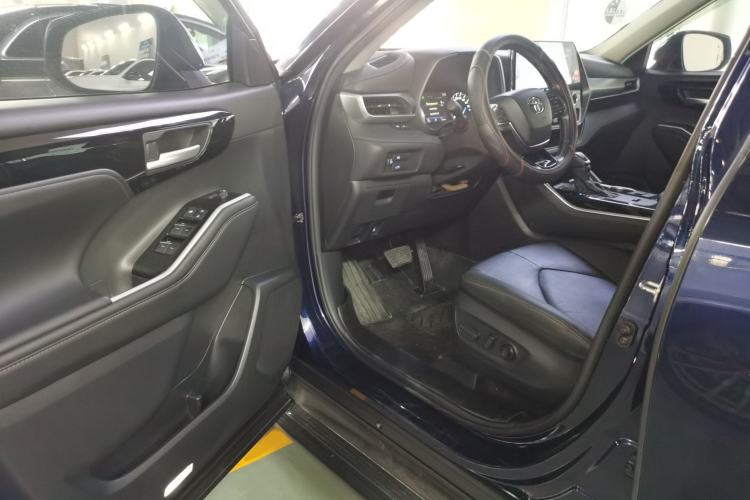 Used Toyota Highlander 2022 Dual-Engine 2.5L Four-Wheel Drive Prestige Version 7 Seats Driver Seat
