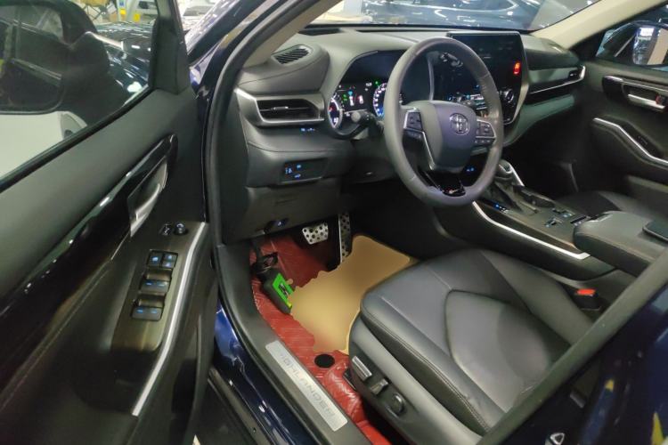 Used Toyota Highlander 2022 Dual-Engine 2.5L Four-Wheel Drive Prestige Version 7 Seats Driver Seat