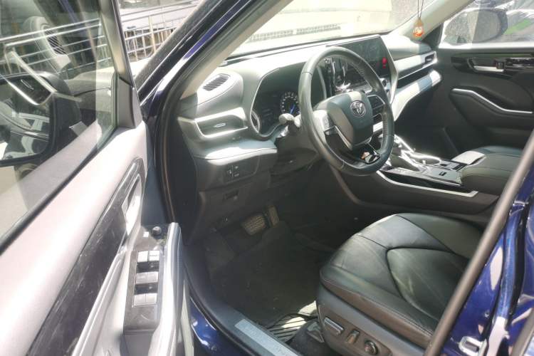 Used Toyota Highlander 2022 Dual-Engine 2.5L Four-Wheel Drive Prestige Version 7 Seats Driver Seat