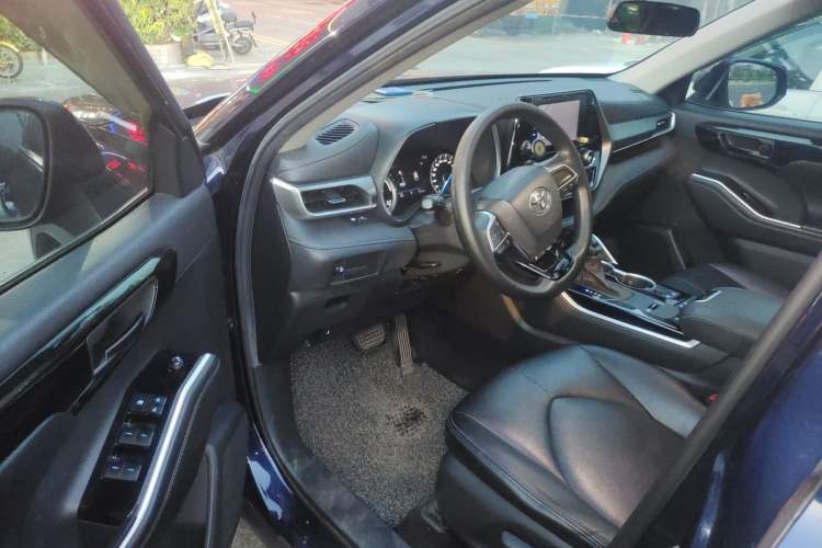 Used Toyota Highlander 2022 Dual-Engine 2.5L Two-Wheel Drive Elite Edition 5 Seats Driver Seat