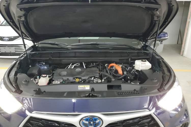 Used Toyota Highlander 2022 Dual-Engine 2.5L Four-Wheel Drive Prestige Version 7 Seats Engine Bay