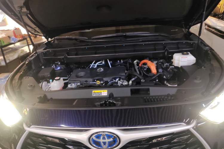 Used Toyota Highlander 2022 Dual-Engine 2.5L Four-Wheel Drive Prestige Version 7 Seats Engine Bay