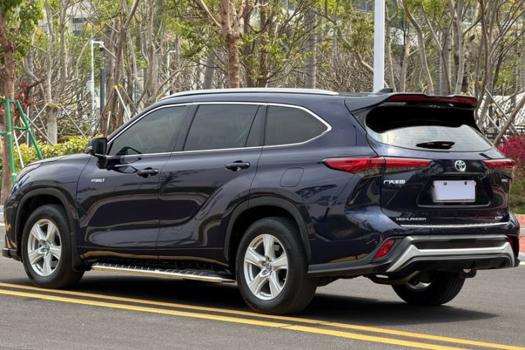 Used Toyota Highlander 2022 Dual-Engine 2.5L 4x4 Elite Edition 7-Seater Exterior 3