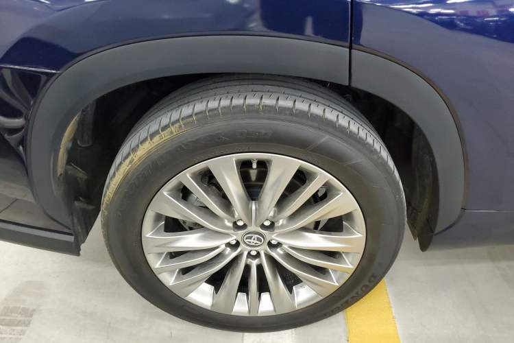 Used Toyota Highlander 2022 Dual-Engine 2.5L Four-Wheel Drive Prestige Version 7 Seats Exterior 8